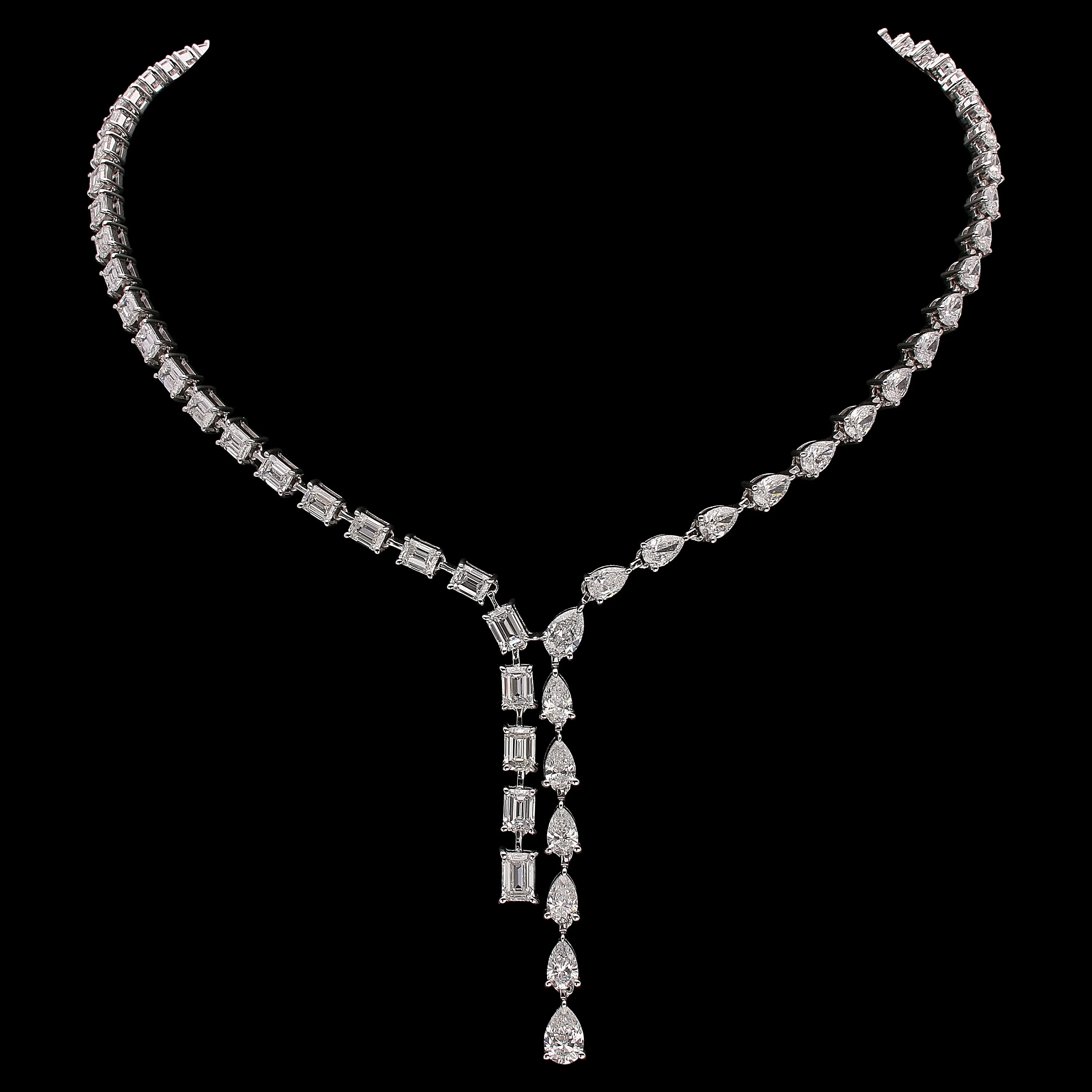 18K Gold Pear & Emerald Cut Diamond Necklace - 16.79ct