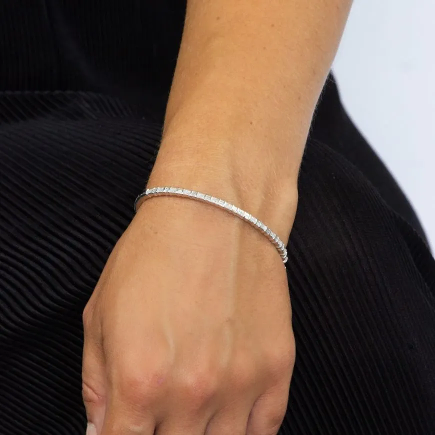 9ct White Gold Baguette Diamond Bar Bangle GB484