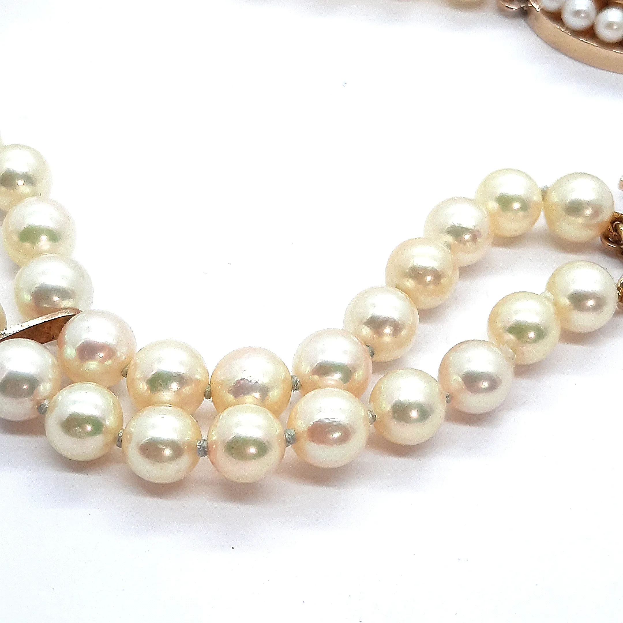 Cultured Pearl Bracelet with Opal Triplet & 9ct Yellow Gold Clasp
