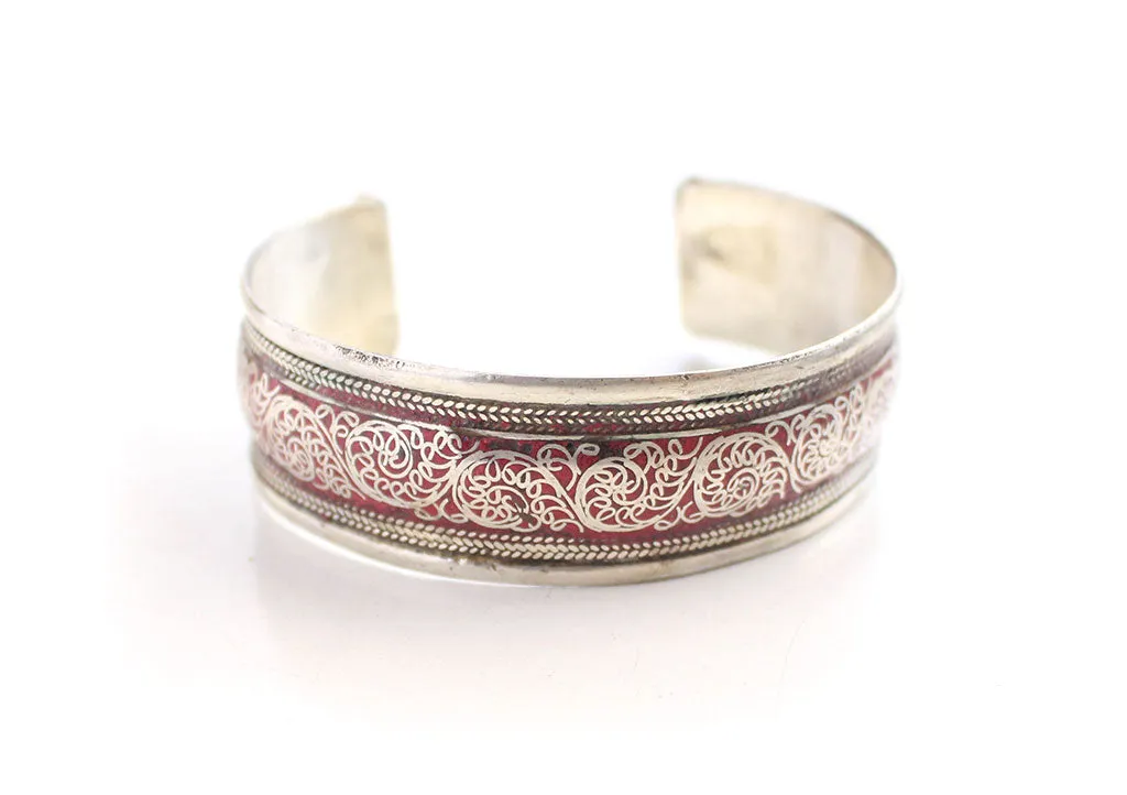 Motif Carving Silver Plated White Metal Bracelet