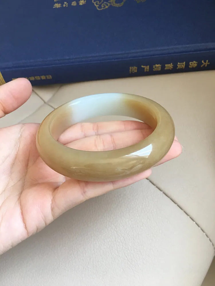 Natural Jade Bangle Nephrite Bangle Internal Diameter 61.3mm NBE016