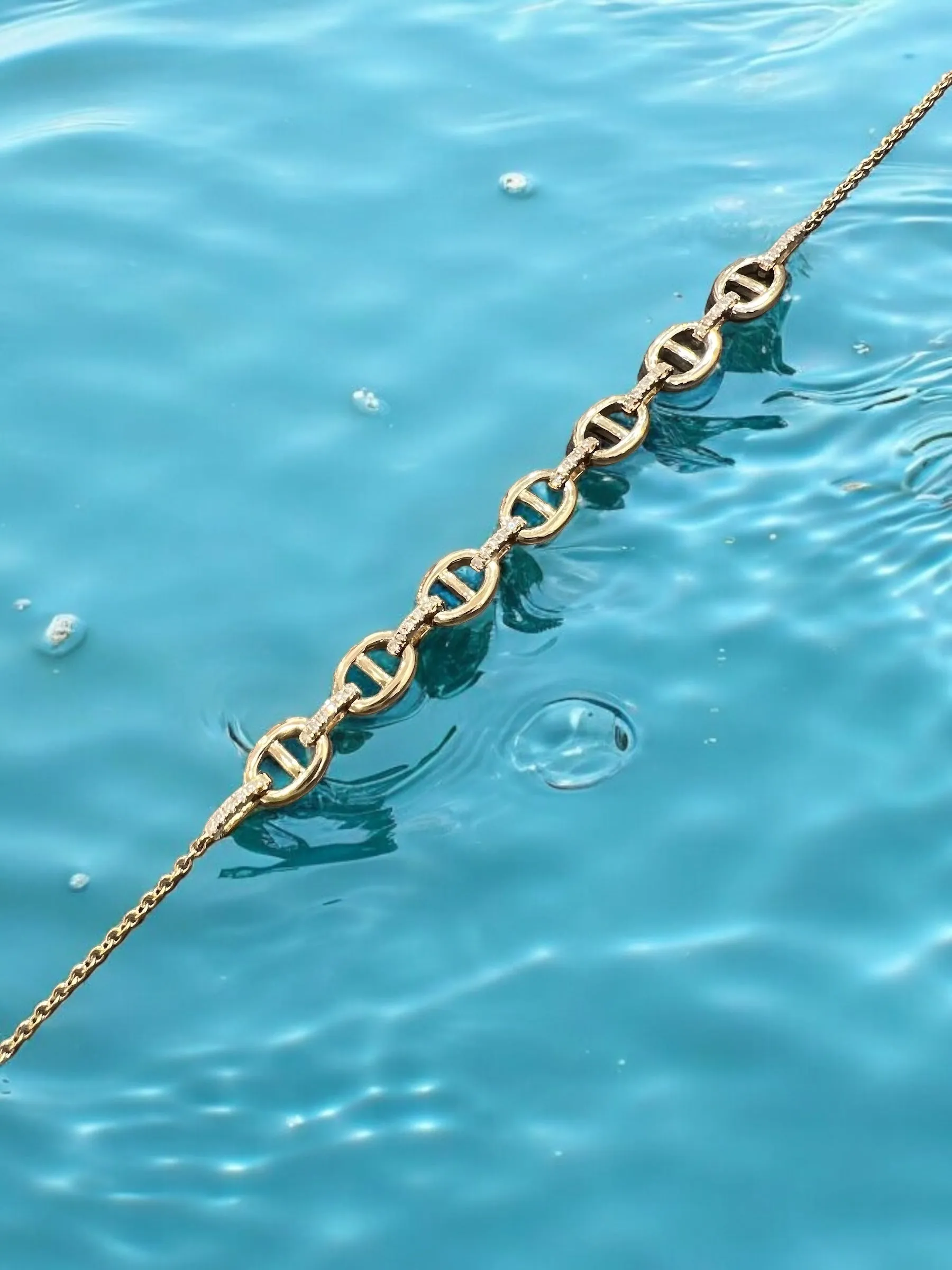 OPEN  LINK DIAMOND BRACELET